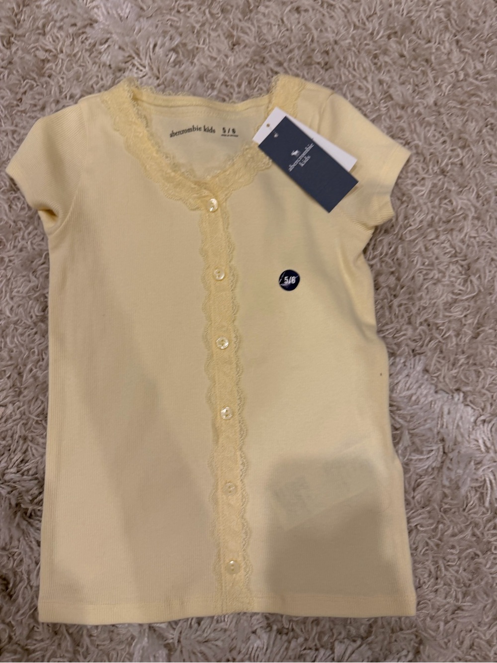 abercrombie kids pale yellow lace-trim button tee size 5/6